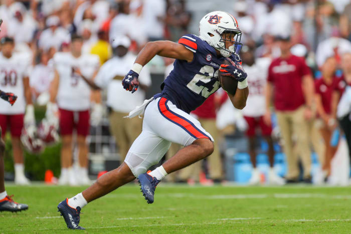 Jeremiah Cobb vs UMass - Eric Starling/Auburn Daily